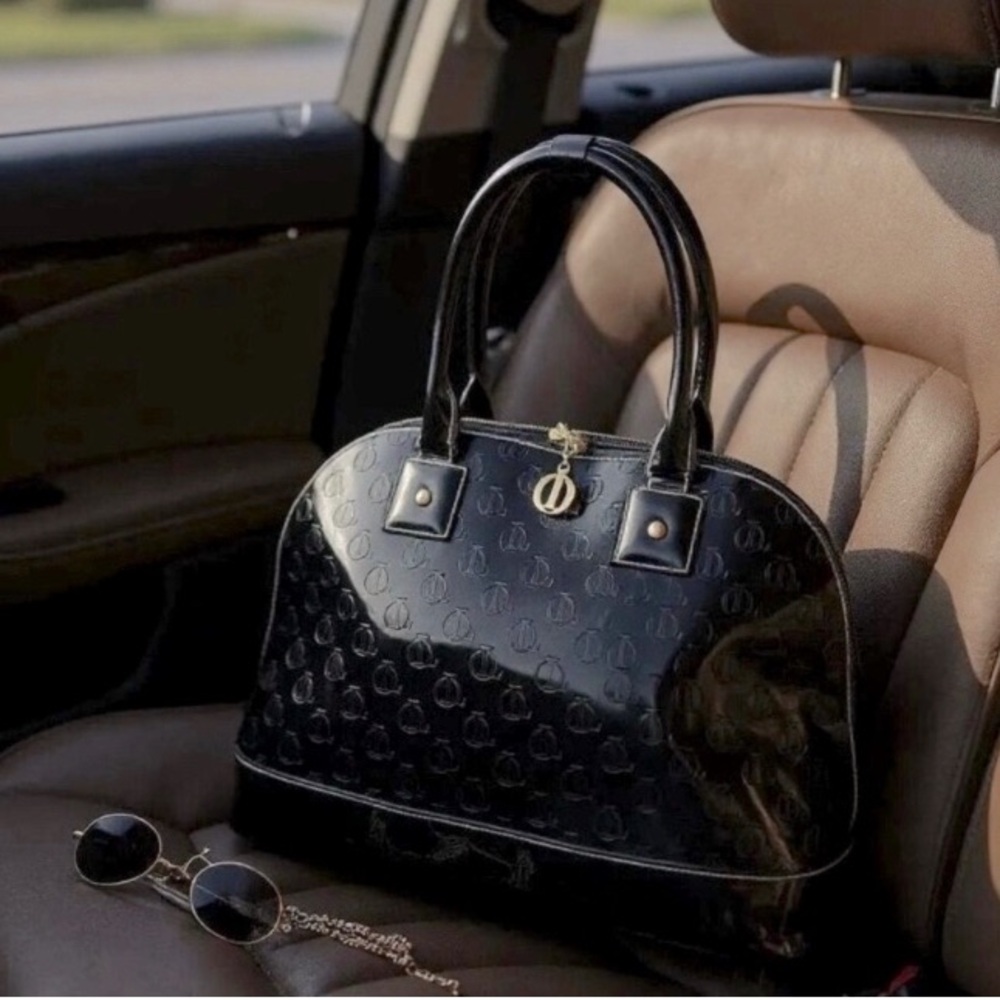 Chic Black Designer Shoulder Bag